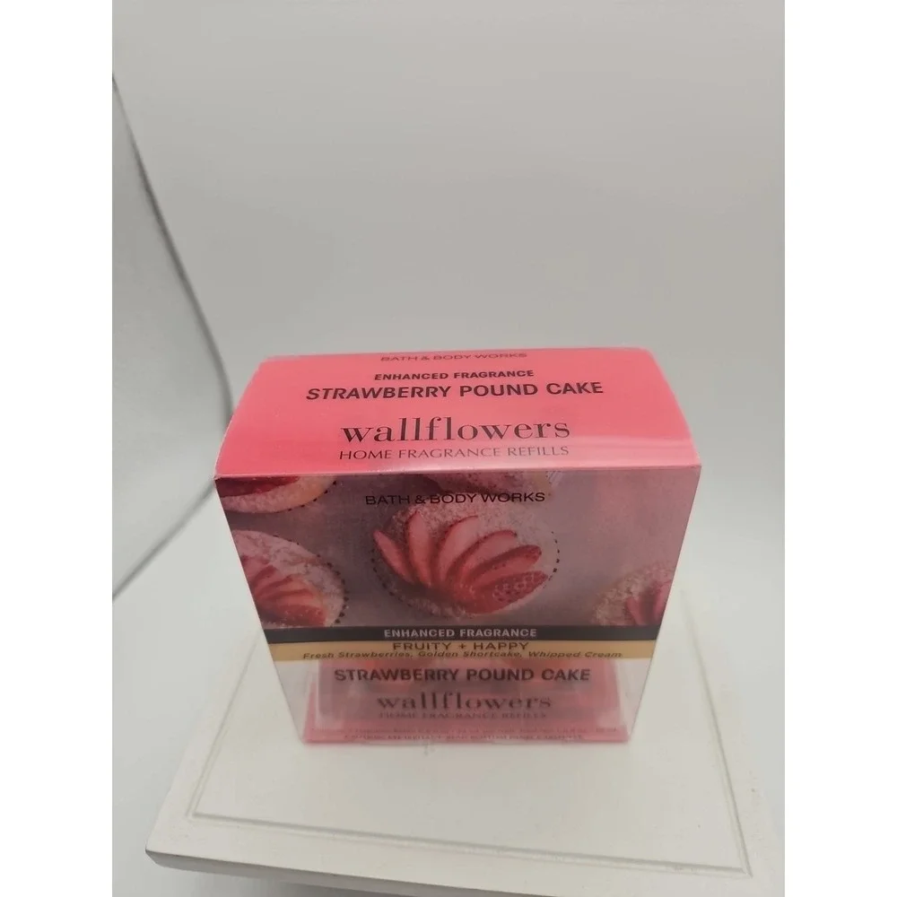 Bath & Body Works Strawberry Pound Cake Wallflowers Refills‎ 0.8oz 2pack